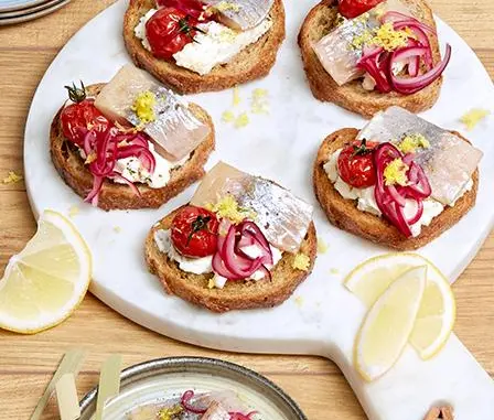 Bruschettas de harengs fumés